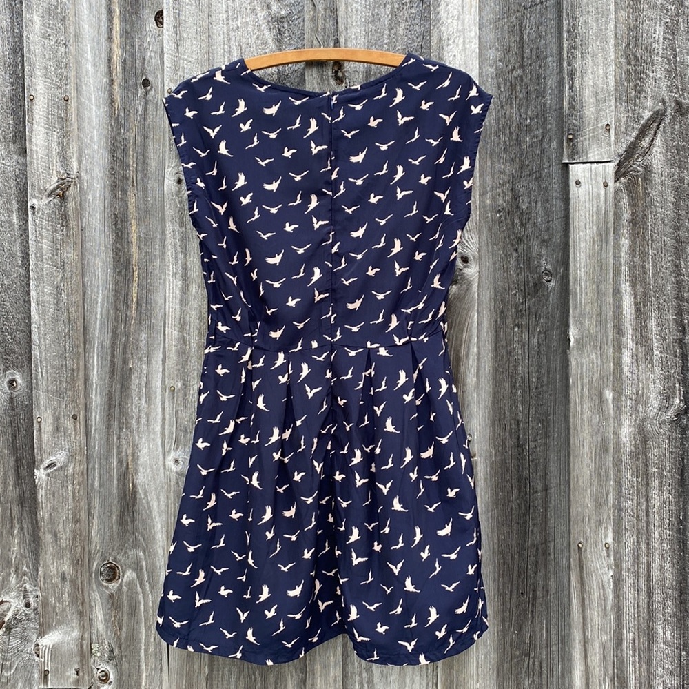 Bird Print Dress with Pockets - Picture 2 of 5